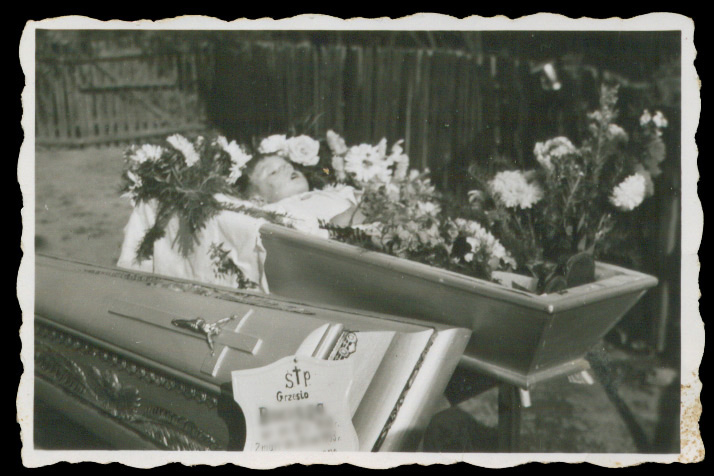 Jak się ubrać na pogrzeb