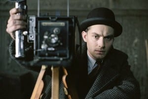Kultowy Jude Law i kultowy Graflex. Mam taki. "Nie sprzedam, będę robił", jak mawiają kolekcjonerzy wraków